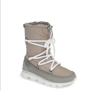 NWOT Sorel kinetic boots